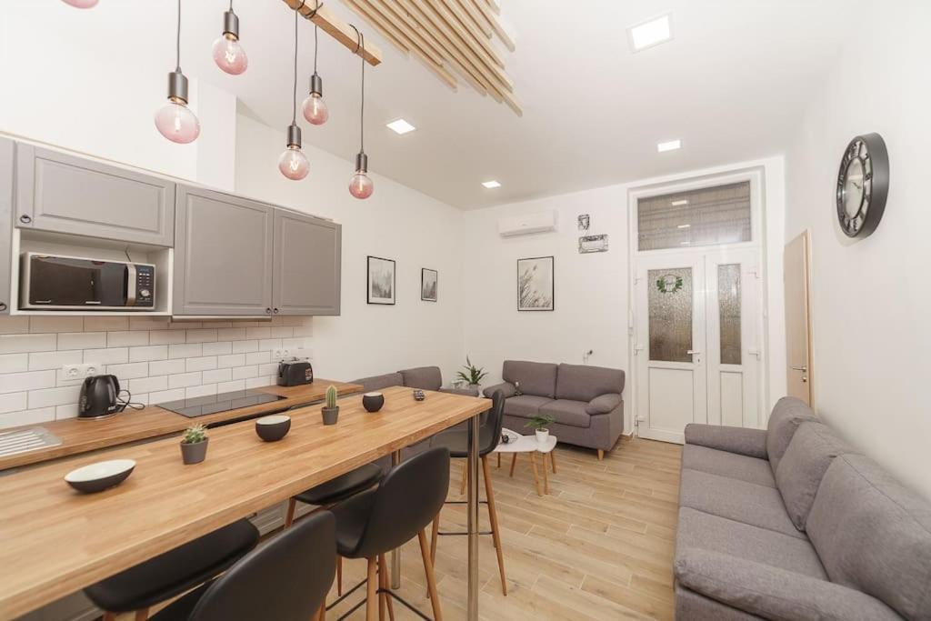 Cityscape Budget Rottenbiller Apartment Budapest